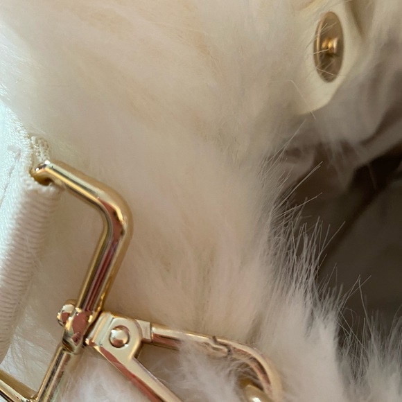 H&M Luxurious Cream Faux Fur Bag - Picture 7 of 8